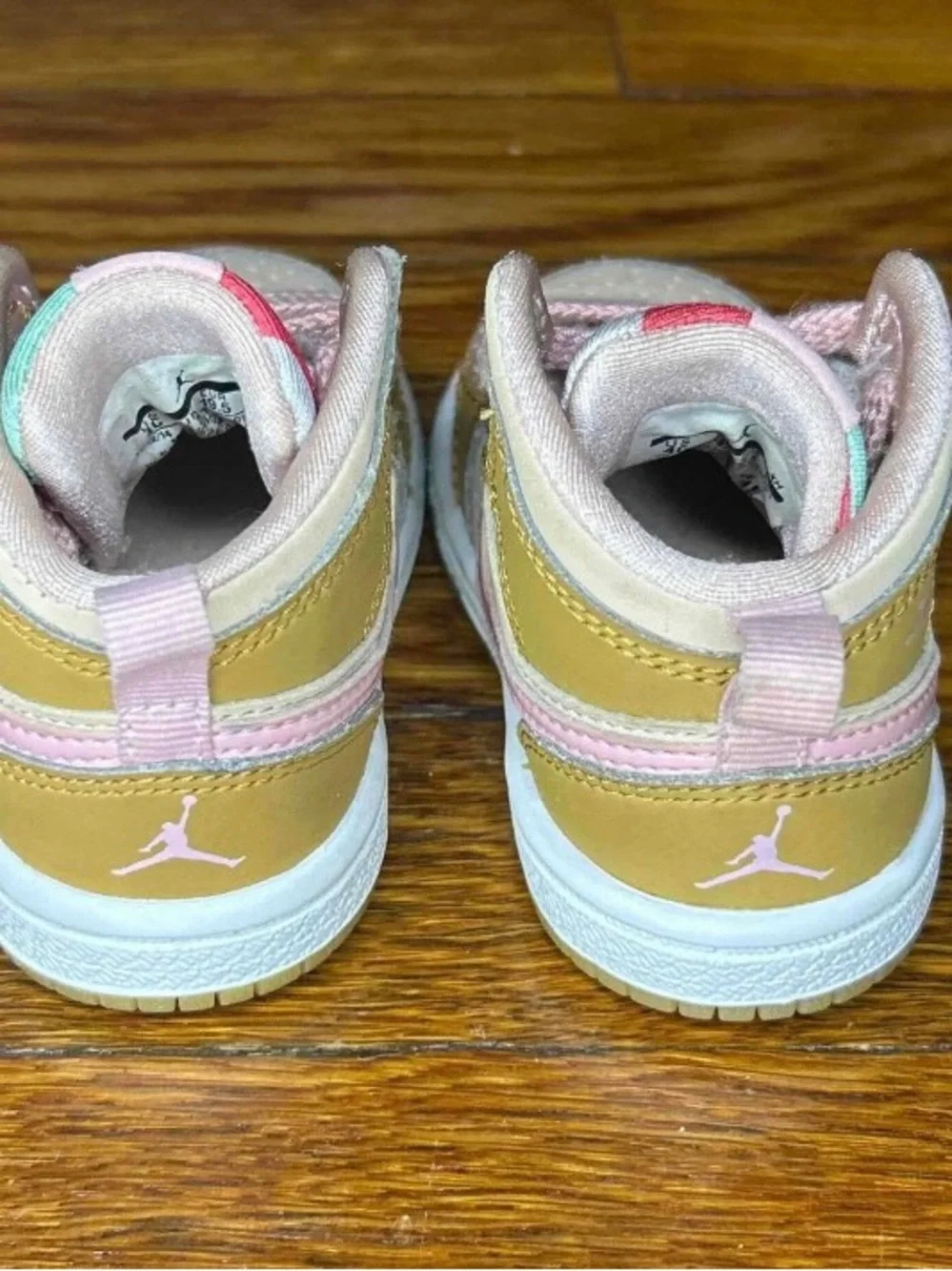 Air Jordan 1 Retro WB Lola Bunny Size 4C Toddlers Shoes
